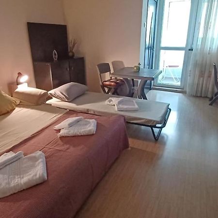 Garsoniera Linistita Zona Vitan Букурещ Екстериор снимка