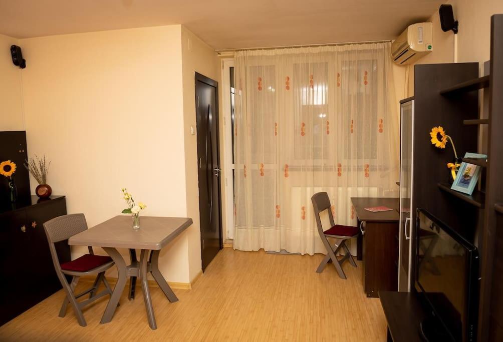 Garsoniera Linistita Zona Vitan Букурещ Екстериор снимка