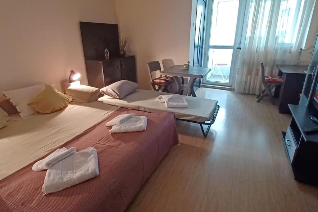 Garsoniera Linistita Zona Vitan Букурещ Екстериор снимка
